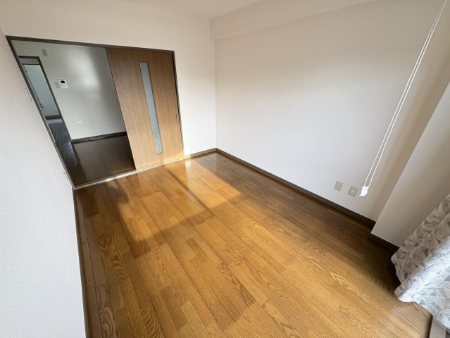 レジデンス富美浜の寝室