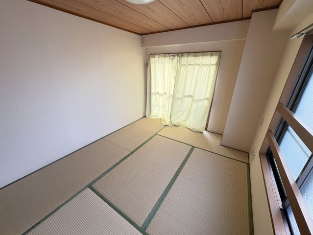 レジデンス富美浜の和室