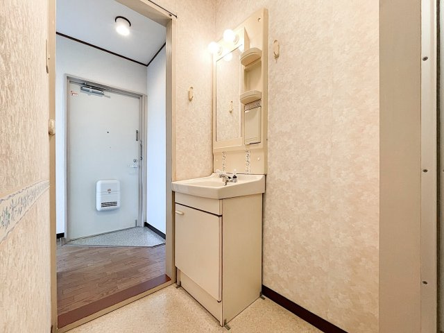 森本ビルの独立洗面台