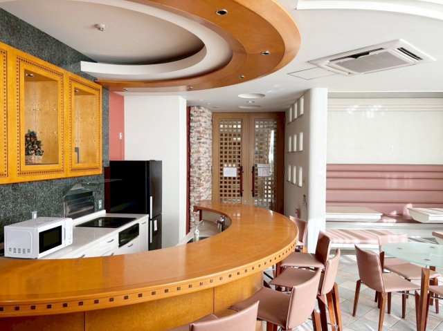 エクセルシティ三宮イメージファクトリーのロビー|住人が自由に使える共有スペース