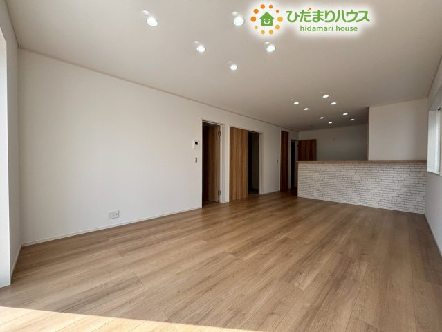 熊谷市石原　新築一戸建て　04の居間・リビング