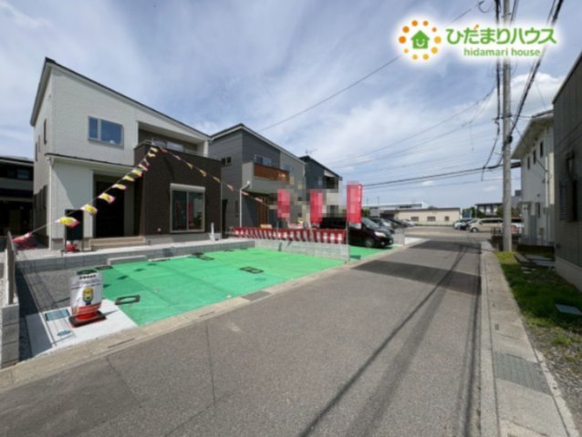 熊谷市石原　新築一戸建て　04の前面道路含む現地写真