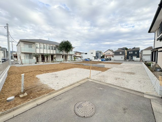 川越市大塚2丁目　新築分譲　東武東上線『川越駅』徒歩27分　【大塚小学区】の前面道路含む現地写真