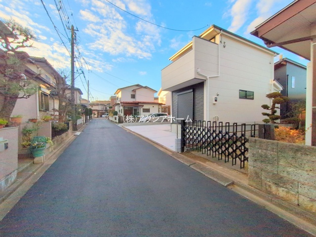 入間市東藤沢1丁目・全1棟　新築一戸建　の前面道路含む現地写真|現地写真　2025年12月16日撮影
