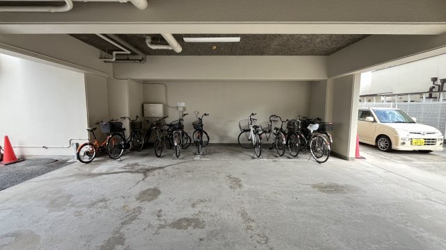 プランタン・コウの駐輪場