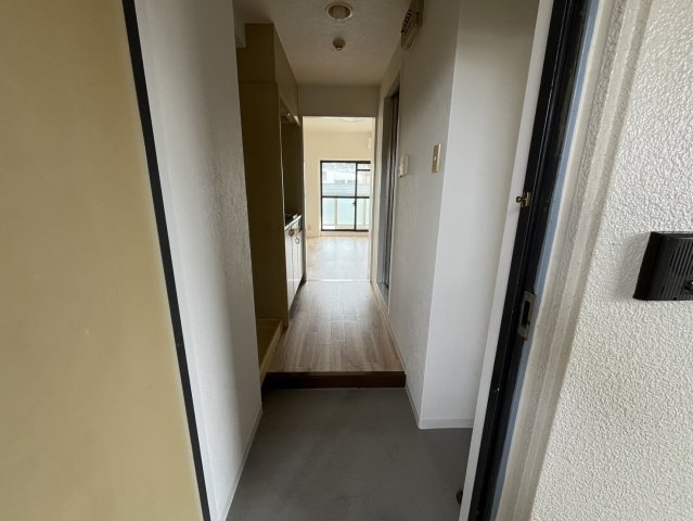 プランタン・コウの玄関