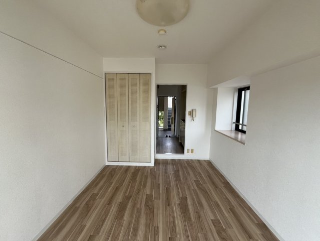 プランタン・コウの居間・リビング