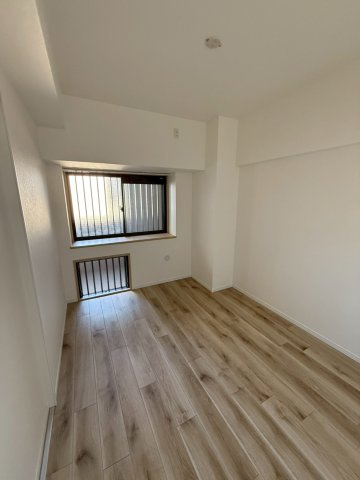 アムール板付7の洋室