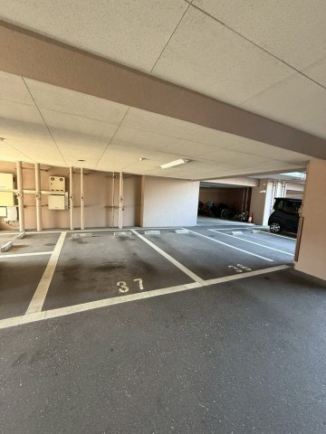 アムール板付7の駐車場