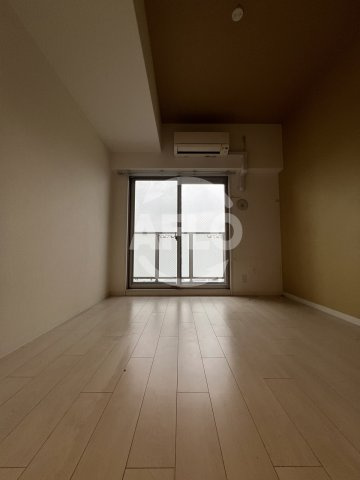 ポルト・ボヌール梅田WESTの居間・リビング|ポルト・ボヌール梅田WEST　洋室