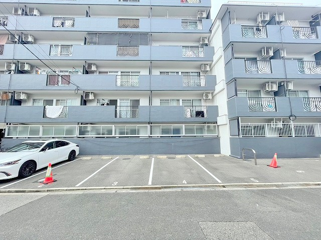 第1高光マンションの駐車場