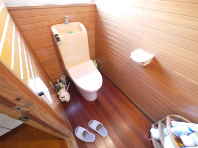 茂原市本納　平家中古戸建のトイレ|敷地約778坪お庭でドックランやバーベキューが可能です５LDK平家一部農地畑あり自然豊かな閑静な立地