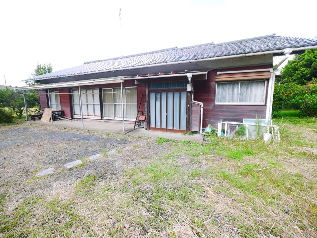 茂原市本納　平家中古戸建の外観|敷地約778坪お庭でドックランやバーベキューが可能です５LDK平家一部農地畑あり自然豊かな閑静な立地
