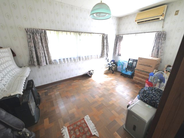 茂原市本納　平家中古戸建の洋室|敷地約778坪お庭でドックランやバーベキューが可能です５LDK平家一部農地畑あり自然豊かな閑静な立地