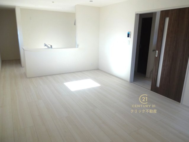 リーブルガーデン  小美玉市上玉里第2　2の前面道路含む現地写真|12月完成予定です。現地見学、資金計画などのご相談もお気軽にお問い合わせください。