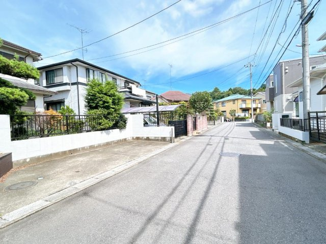 【前面道路含む現地写真】 | 牛久市上柏田1丁目　中古戸建