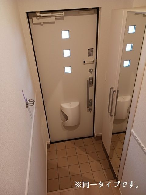 パーシモンⅡの玄関