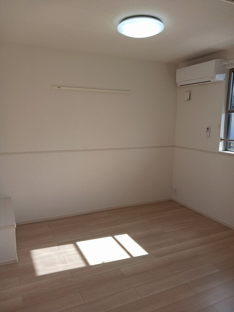 パーシモンⅡの洋室