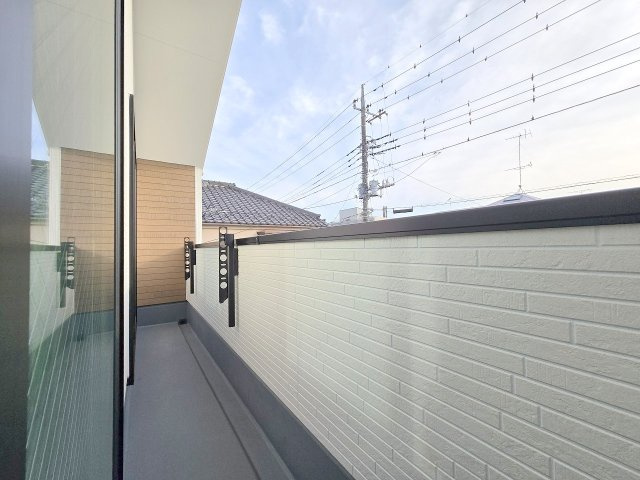 瑞穂町箱根ヶ崎東松原　全3棟のバルコニー