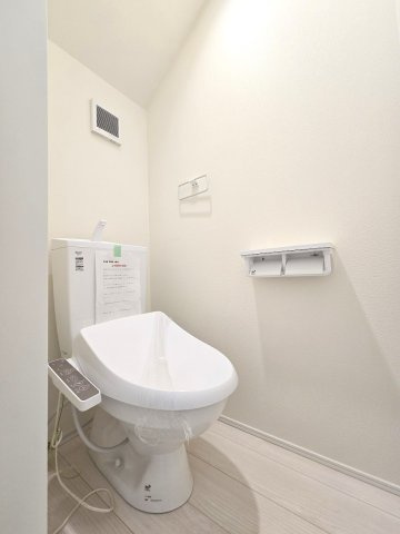 瑞穂町箱根ヶ崎東松原　全3棟のトイレ