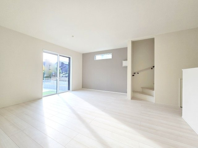 瑞穂町箱根ヶ崎東松原　全3棟の居間・リビング