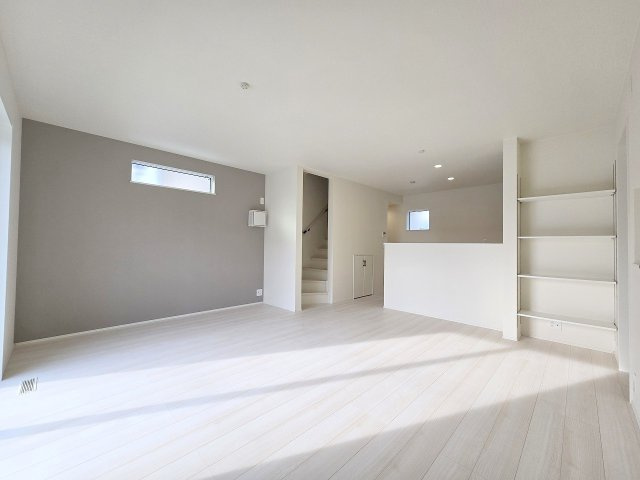 瑞穂町箱根ヶ崎東松原　全3棟の居間・リビング