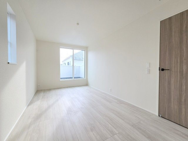 箱根ヶ崎東松原　全3棟の洋室