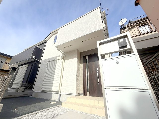 箱根ヶ崎東松原　全3棟の外観