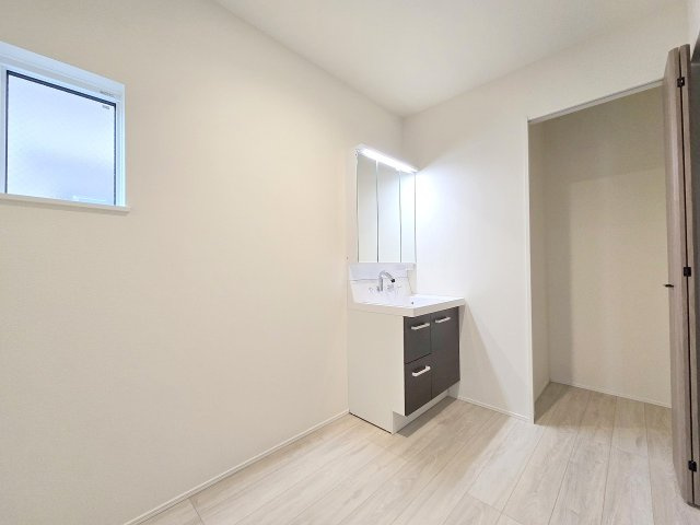 箱根ヶ崎東松原　全3棟の洗面所