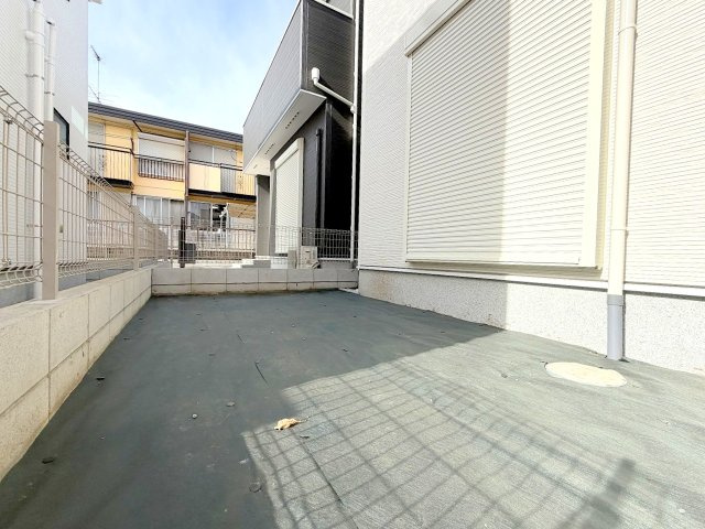 箱根ヶ崎東松原　全3棟の庭