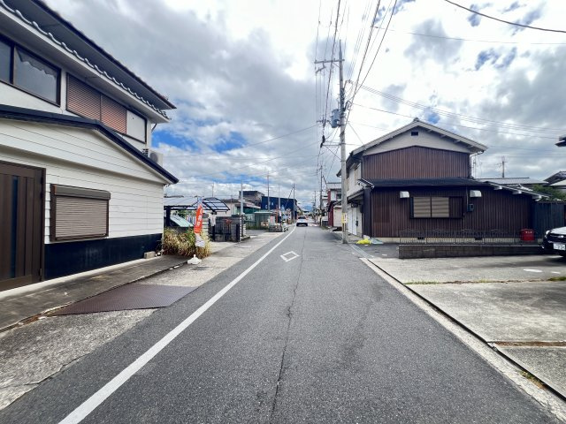 橿原市山之坊町の前面道路含む現地写真