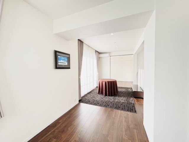 アクアパークCITY岸和田南4番館の居間・リビング