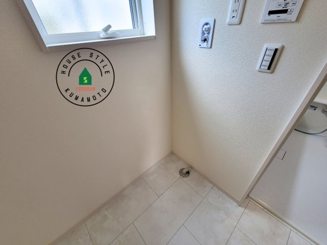 熊本市東区長嶺東第6₋3棟(1号棟)の内観：施工例|ランドリースペースとなります。広々して有効的にご使用できます。 