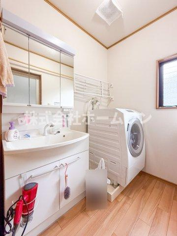 青梅市友田町　中古戸建の洗面所