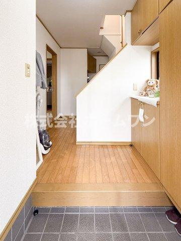 青梅市友田町　中古戸建の玄関