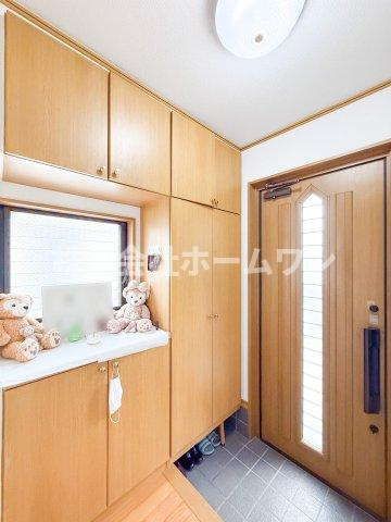 青梅市友田町　中古戸建の玄関