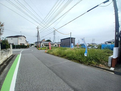 【前面道路含む現地写真】 | 熊谷市中央5丁目　1750万　土地③ | ①