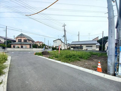 【前面道路含む現地写真】 | 熊谷市中央5丁目　1750万　土地③ | ③