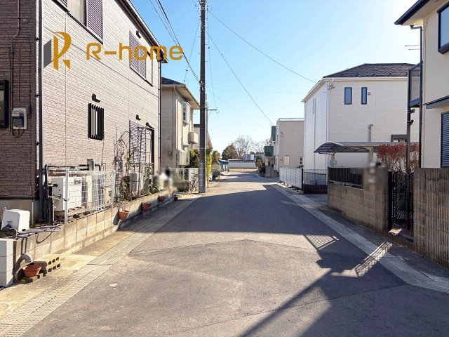 つくば市大砂第9　新築戸建て　1号棟の前面道路含む現地写真|『今から見たい！』大歓迎です♪
お気軽にＲ－ｈomeまでお問い合わせください。