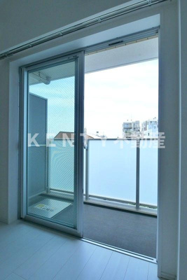 【バルコニー】 | PREMIUM CUBE 大崎 | 開放的で明るい空間を演出してくれるバルコニーです