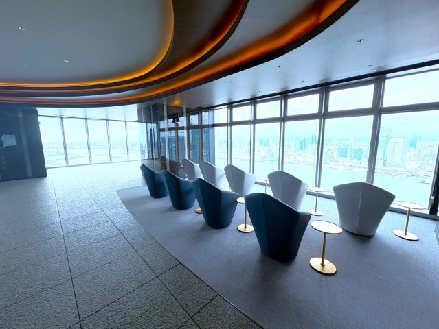 SUN T棟 48階 SKY LOUNGE URBARN
シティビューをコンセプトにしたラグジュアリー空間、季節や時間によって表情を変える都心を一望、アルコールを提供するバーを併設しています。