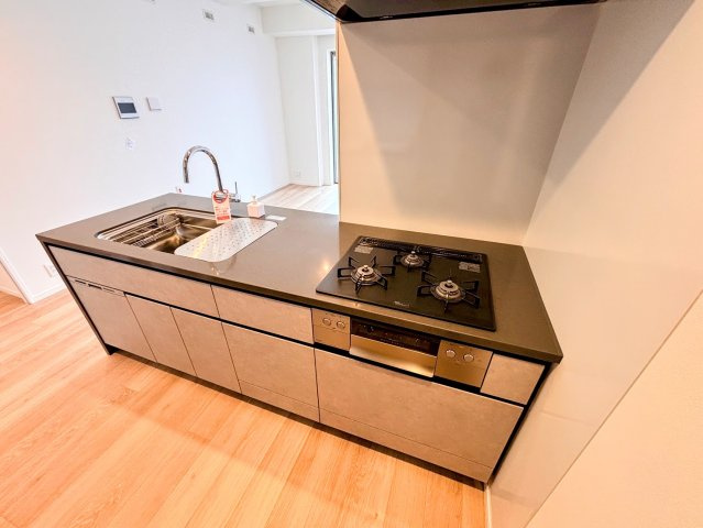 食洗機、ディスポーザー完備のカウンターキッチン