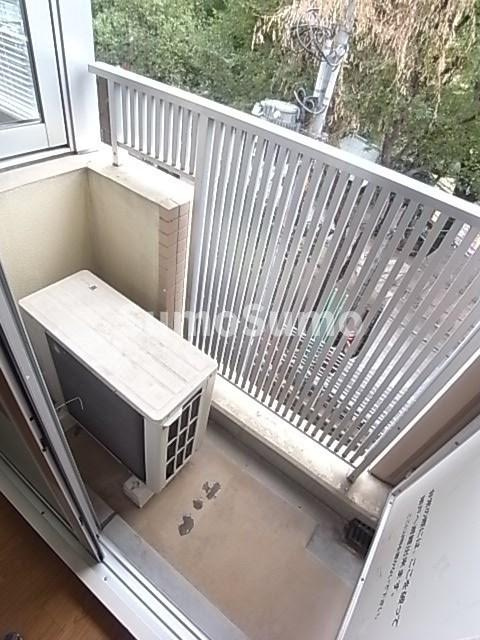 シャンブル杭瀬のバルコニー|暖かな日差しのふりそそぐバルコニー