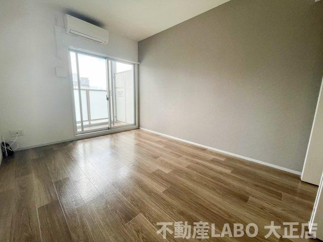 LIVIAZ NAMBA AIRYの洋室