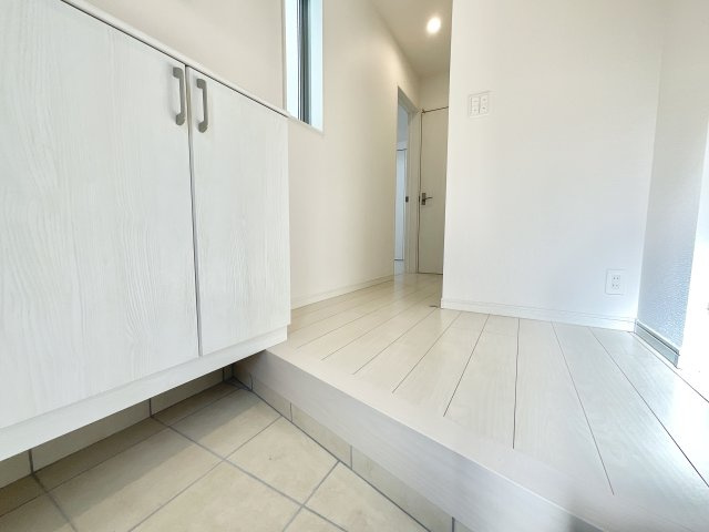 【玄関】 | 船橋市海神５丁目Ⅱ | 建築施工例