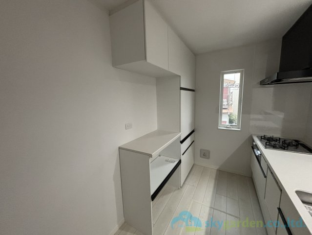 平塚市夕陽ケ丘　新築戸建　全2棟B号棟のキッチン