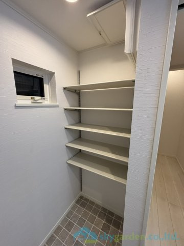 平塚市夕陽ケ丘　新築戸建　全2棟B号棟の収納