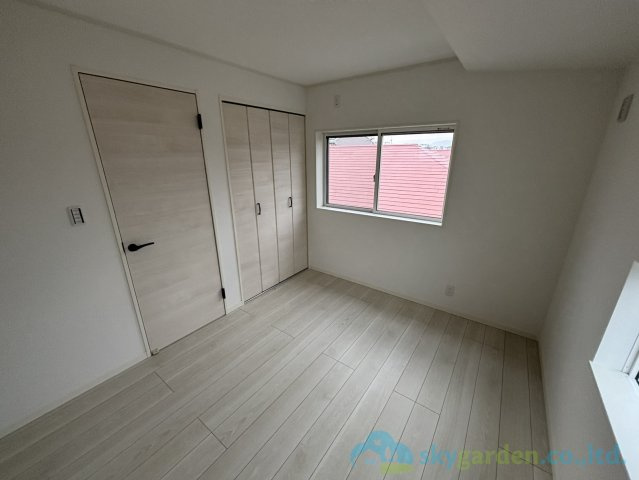 平塚市夕陽ケ丘　新築戸建　全2棟B号棟の洋室