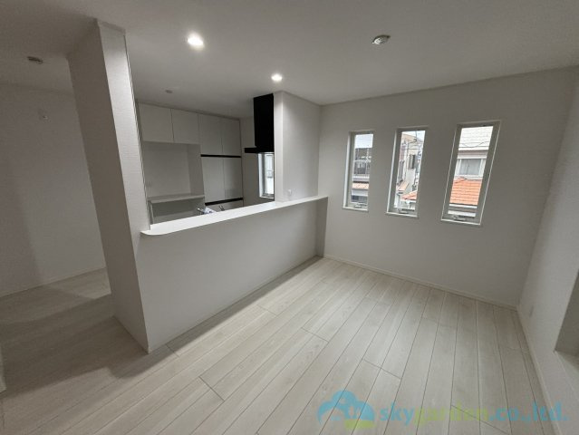 平塚市夕陽ケ丘　新築戸建　全2棟B号棟のキッチン