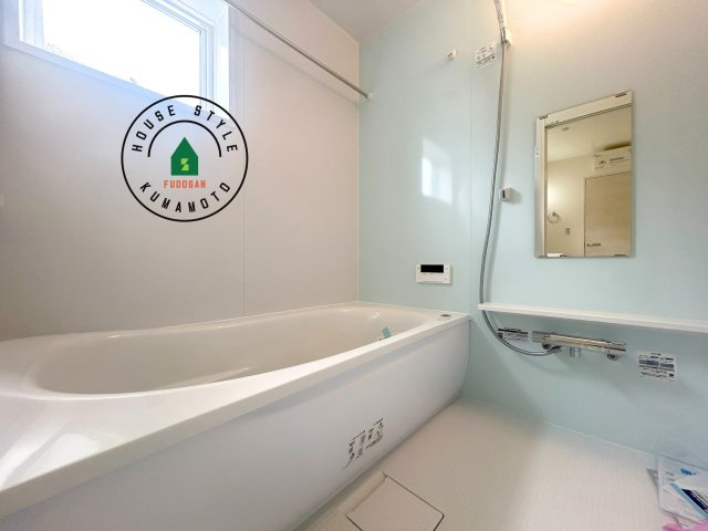 熊本市東区長嶺東第6₋3棟(2号棟)の内観：施工例|1日の疲れを癒してくれる広々バスルーム。雨の日のお洗濯にも大活躍な浴室乾燥機付です！